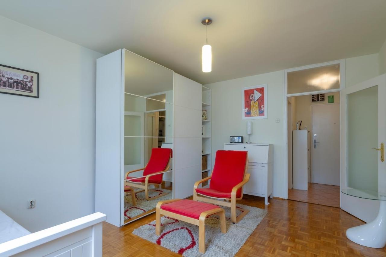 Atelier Apartment Пула Екстериор снимка