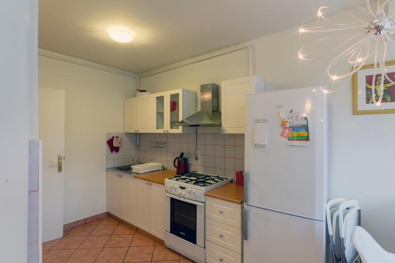 Atelier Apartment Пула Екстериор снимка